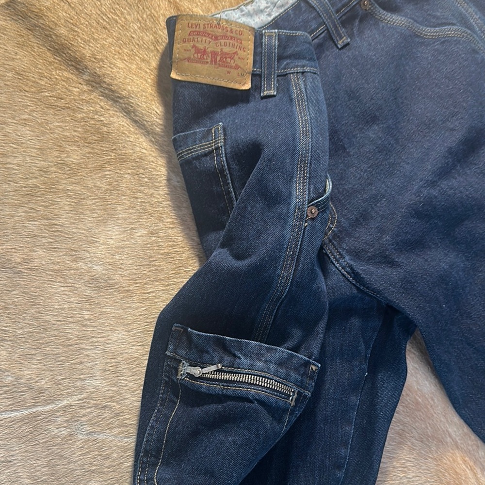 Levi's Black Relaxed Jeans Wide-Leg Style - Picture 3 of 5